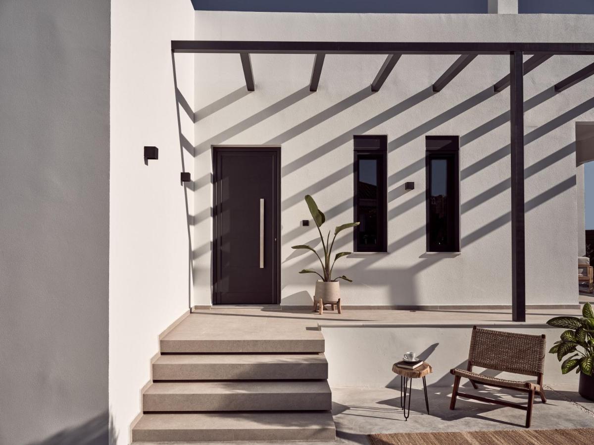 Noema Villa - Stylish Villa With Scenic Serenity, By Zantewize Sarakinádhon エクステリア 写真