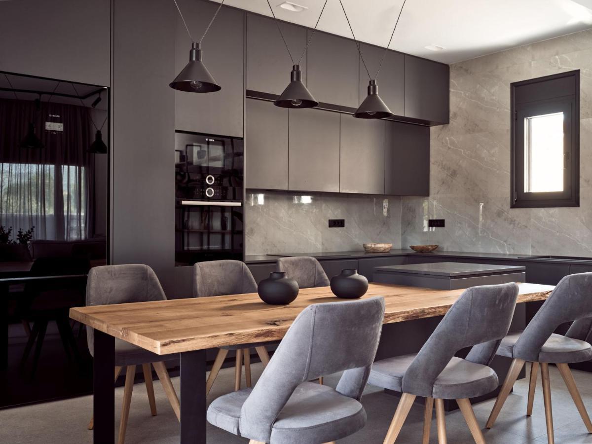 Noema Villa - Stylish Villa With Scenic Serenity, By Zantewize Sarakinádhon エクステリア 写真